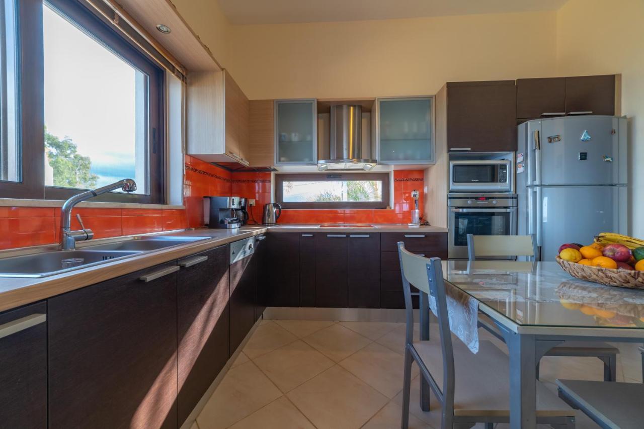 Deluxe Villa Kamba With Sea View Aptera Exterior photo